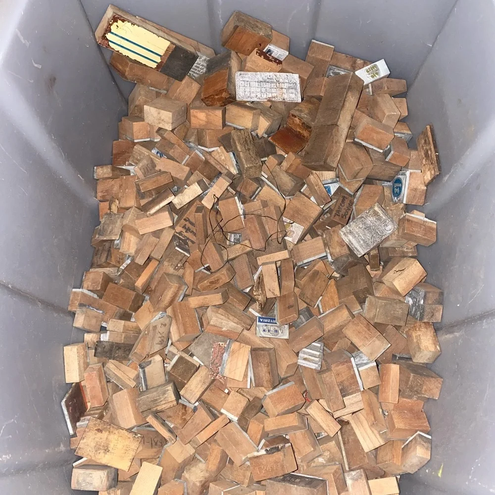 Lot Of 100 Assorted Pieces Vintage Letterpress Printing Wooden Block 1940-1960s - Picture 5 of 7